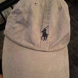 Light gray men’s polo hat